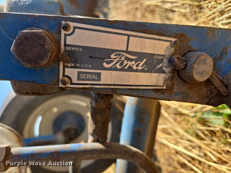 image for item EE8683 Ford  4000 tractor