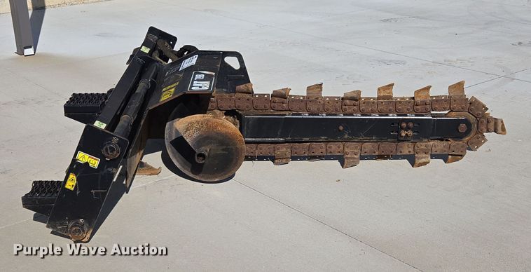 image for item EE8686 Caterpillar  T9B skid steer trencher