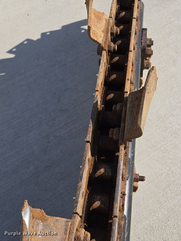 image for item EE8686 Caterpillar  T9B skid steer trencher