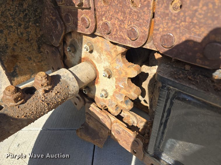 image for item EE8686 Caterpillar  T9B skid steer trencher