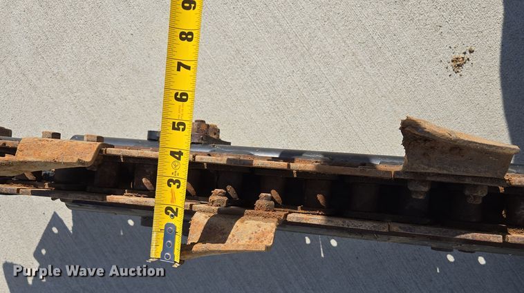 image for item EE8686 Caterpillar  T9B skid steer trencher