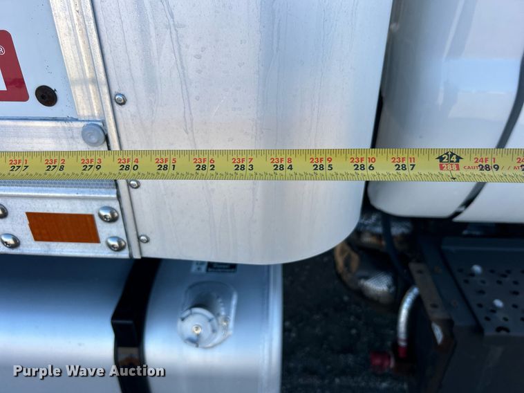 image for item EG1165 2016 Ford F750 Super Duty  box truck