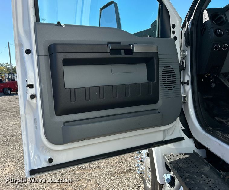 image for item EG1165 2016 Ford F750 Super Duty  box truck