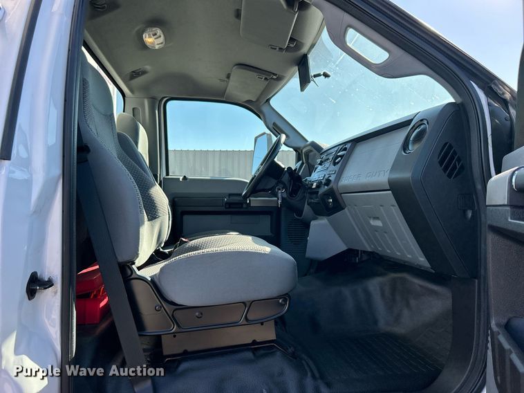 image for item EG1165 2016 Ford F750 Super Duty  box truck