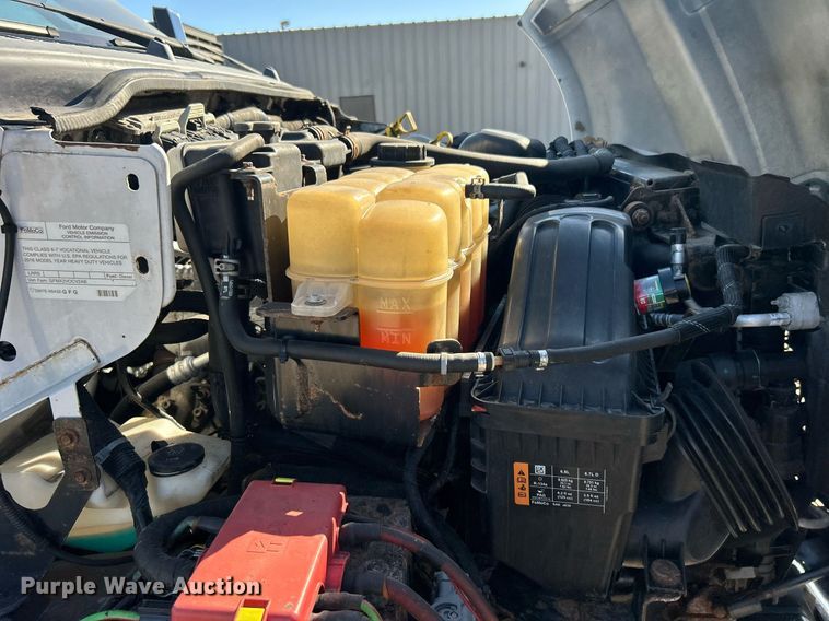 image for item EG1165 2016 Ford F750 Super Duty  box truck