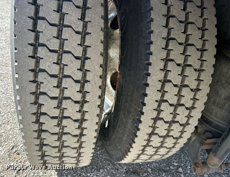 image for item EG1165 2016 Ford F750 Super Duty  box truck