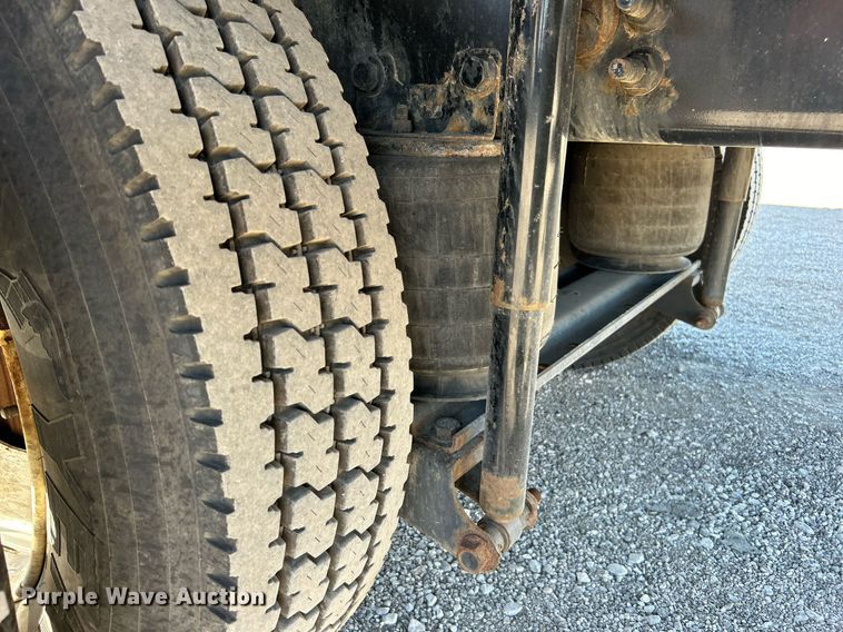 image for item EG1165 2016 Ford F750 Super Duty  box truck