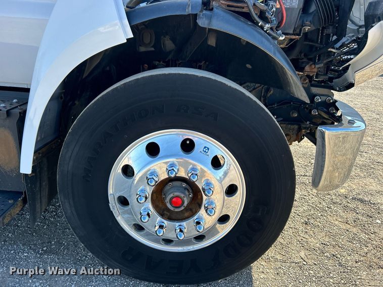 image for item EG1165 2016 Ford F750 Super Duty  box truck