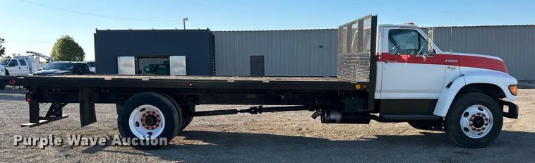 image for item EG2171 1998 Ford F800 flatbed truck