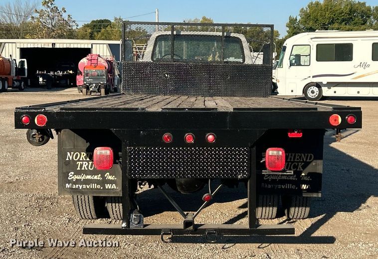 image for item EG2171 1998 Ford F800 flatbed truck