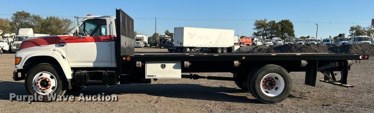 image for item EG2171 1998 Ford F800 flatbed truck