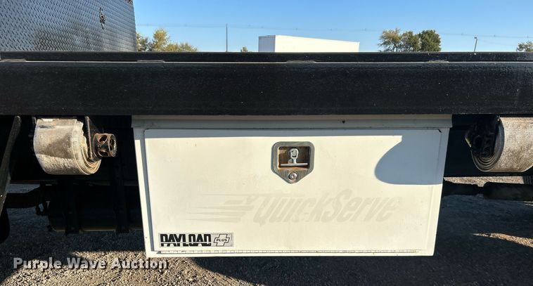 image for item EG2171 1998 Ford F800 flatbed truck