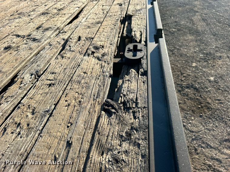 image for item EG2171 1998 Ford F800 flatbed truck