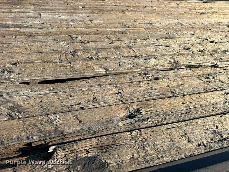 image for item EG2171 1998 Ford F800 flatbed truck