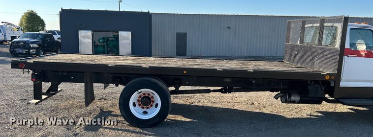 image for item EG2171 1998 Ford F800 flatbed truck
