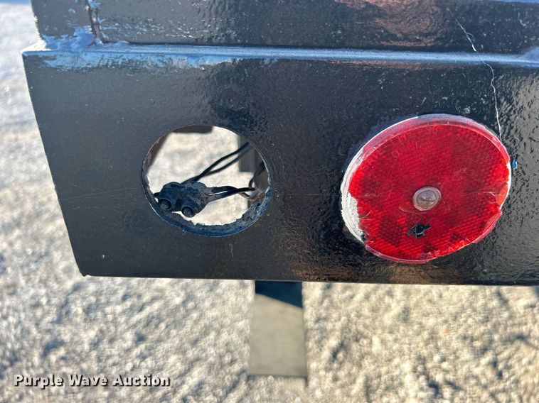 image for item EG2171 1998 Ford F800 flatbed truck