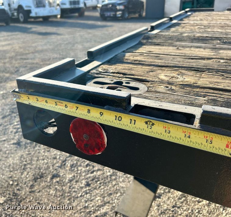 image for item EG2171 1998 Ford F800 flatbed truck