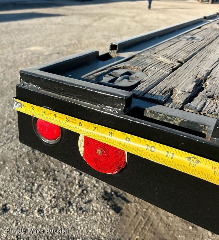 image for item EG2171 1998 Ford F800 flatbed truck