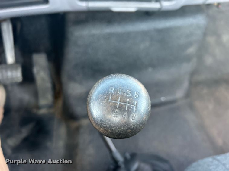 image for item EG2171 1998 Ford F800 flatbed truck