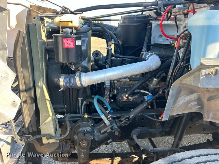 image for item EG2171 1998 Ford F800 flatbed truck