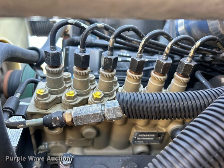 image for item EG2171 1998 Ford F800 flatbed truck