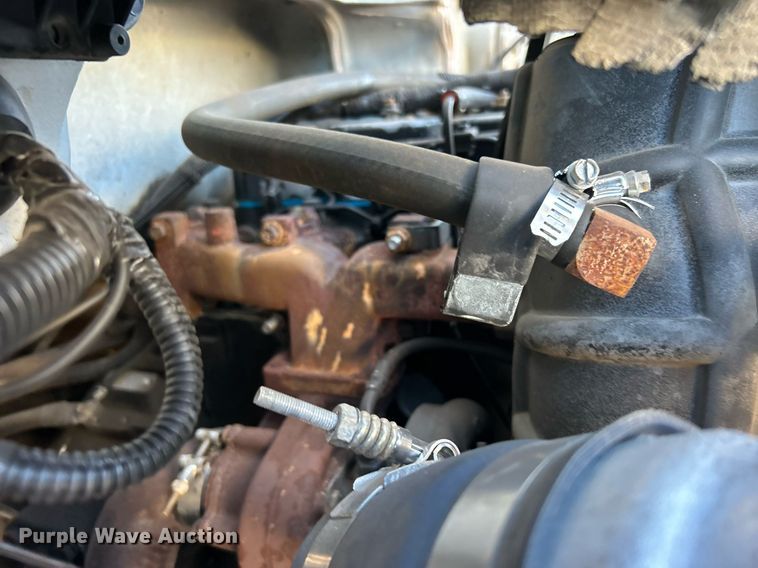 image for item EG2171 1998 Ford F800 flatbed truck