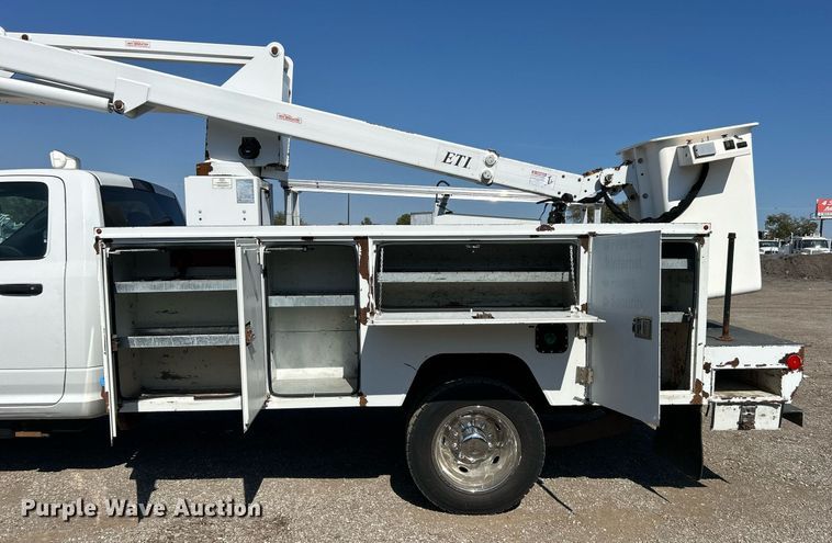 image for item EG2176 2012 Dodge Ram 4500HD bucket truck