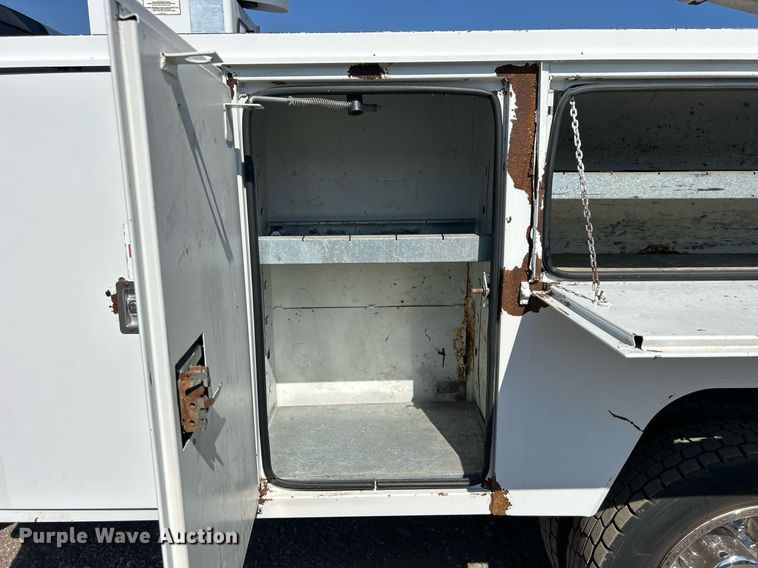 image for item EG2176 2012 Dodge Ram 4500HD bucket truck