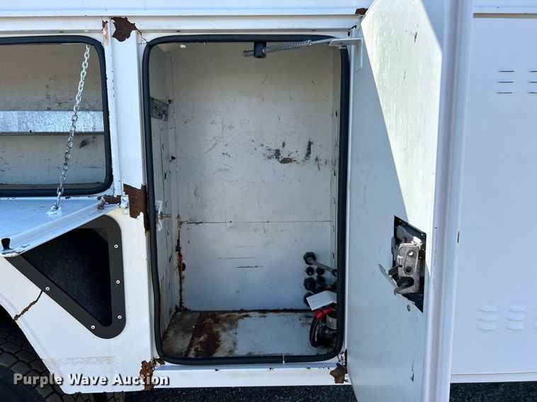 image for item EG2176 2012 Dodge Ram 4500HD bucket truck