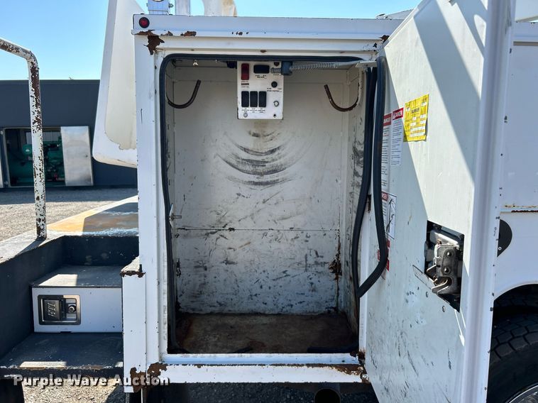 image for item EG2176 2012 Dodge Ram 4500HD bucket truck