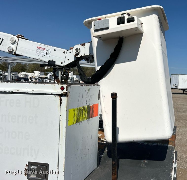 image for item EG2176 2012 Dodge Ram 4500HD bucket truck