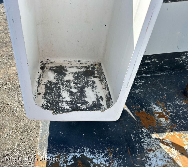 image for item EG2176 2012 Dodge Ram 4500HD bucket truck