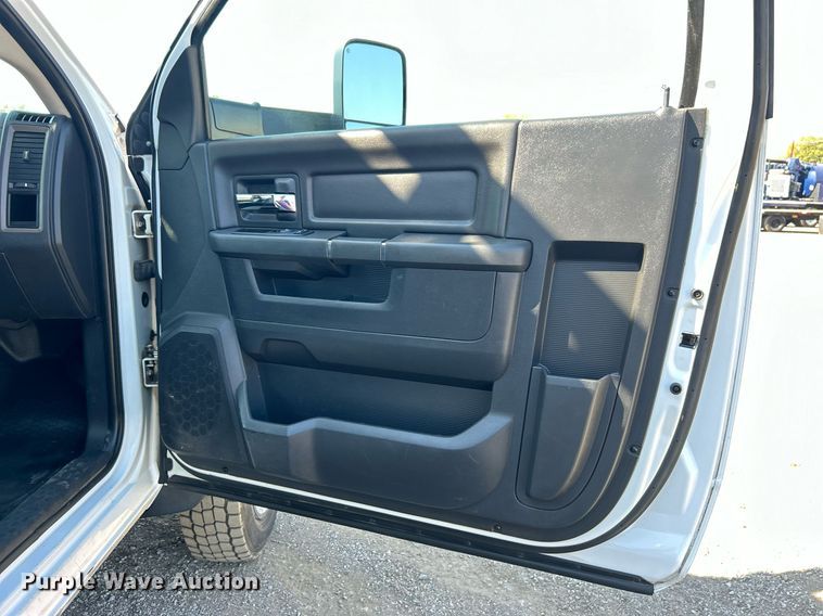 image for item EG2176 2012 Dodge Ram 4500HD bucket truck