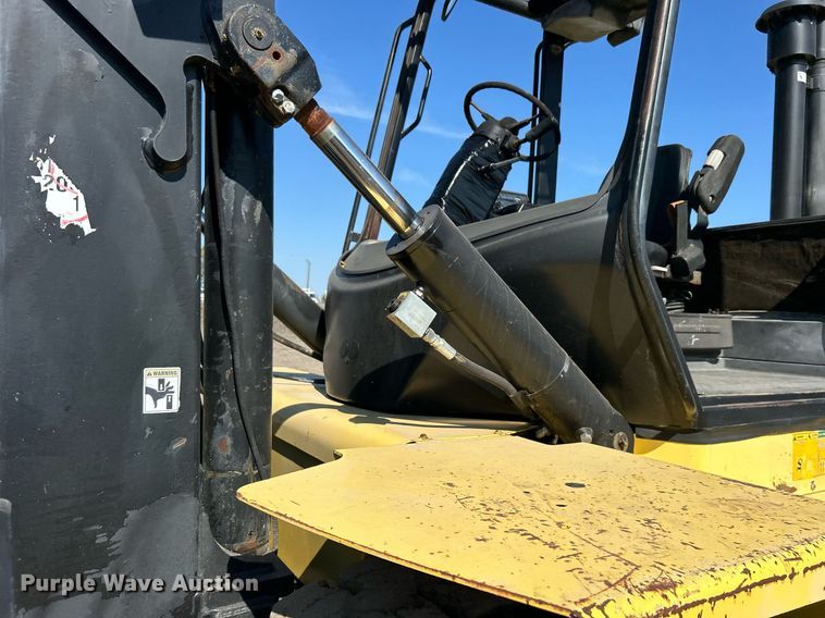 image for item EG2179 2004 Hyster 360 forklift