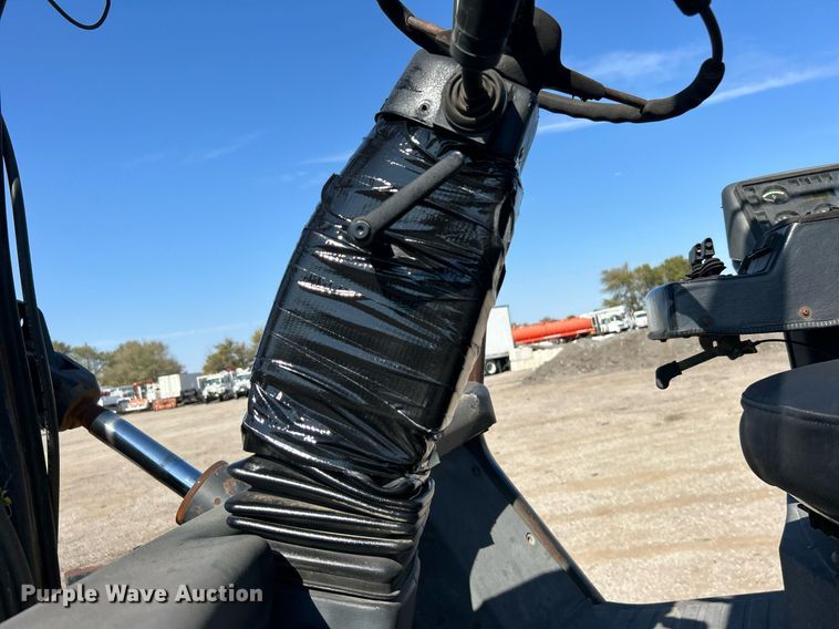 image for item EG2179 2004 Hyster 360 forklift