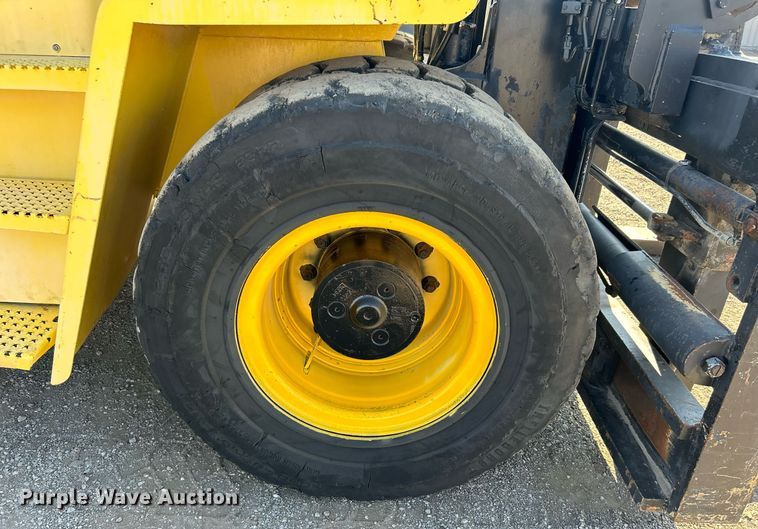 image for item EG2179 2004 Hyster 360 forklift