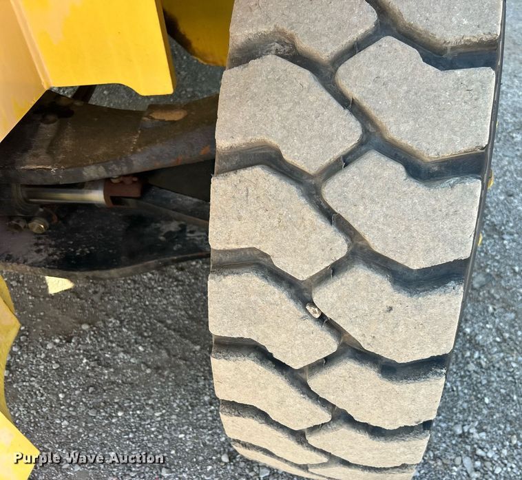 image for item EG2179 2004 Hyster 360 forklift