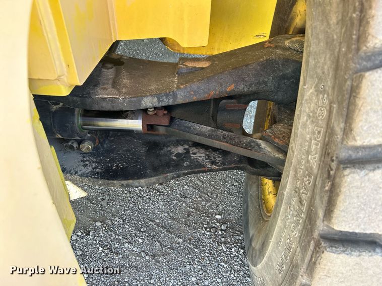 image for item EG2179 2004 Hyster 360 forklift