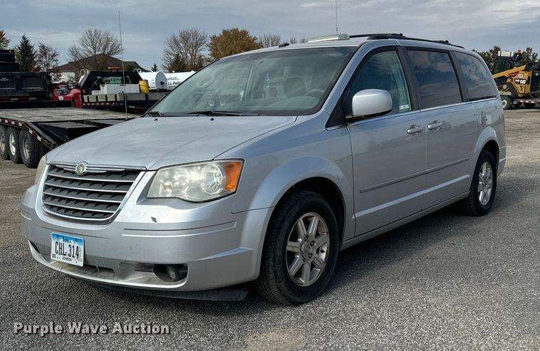 image for item EG6809 2009 Chrysler Town and country touring van