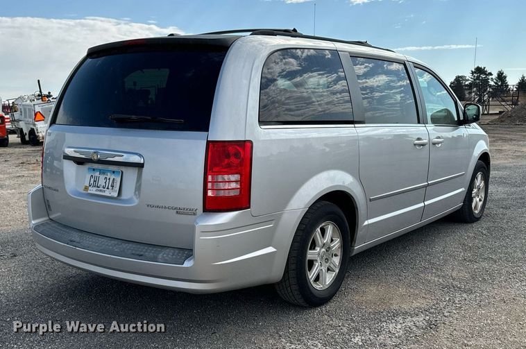 image for item EG6809 2009 Chrysler Town and country touring van