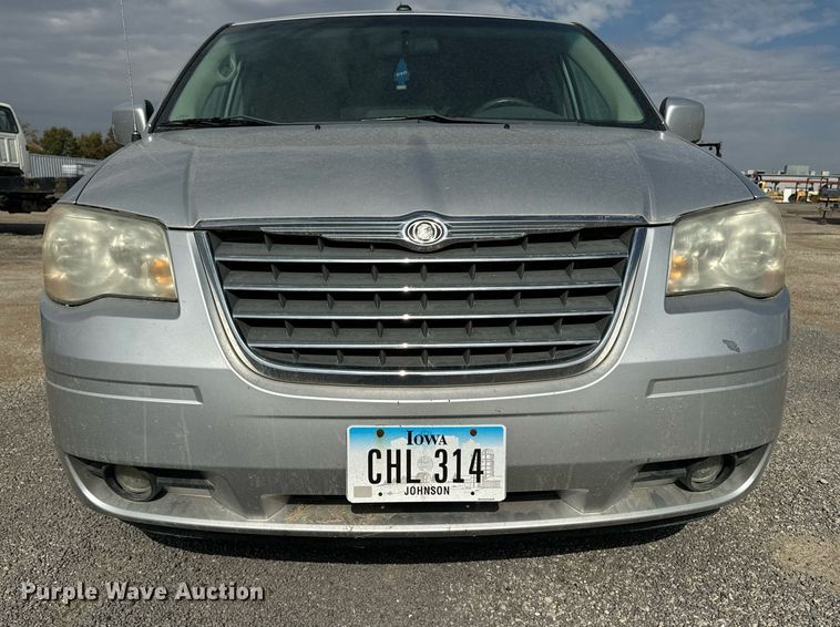 image for item EG6809 2009 Chrysler Town and country touring van