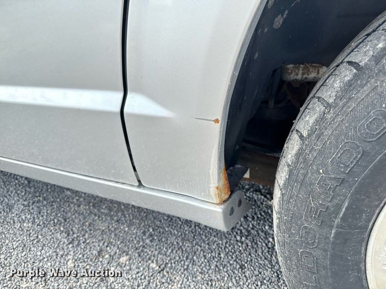 image for item EG6809 2009 Chrysler Town and country touring van