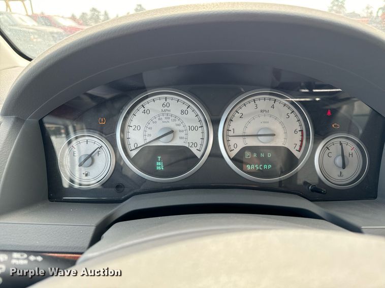 image for item EG6809 2009 Chrysler Town and country touring van