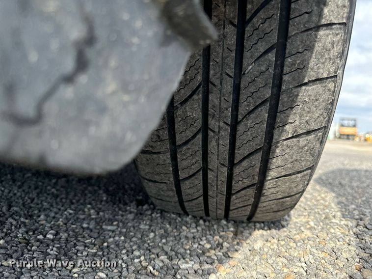 image for item EG6809 2009 Chrysler Town and country touring van