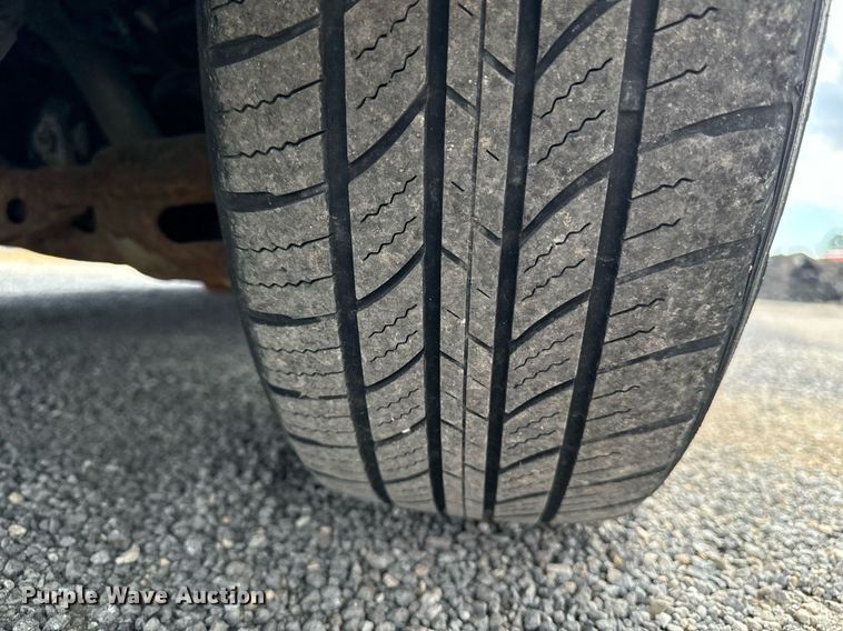 image for item EG6809 2009 Chrysler Town and country touring van