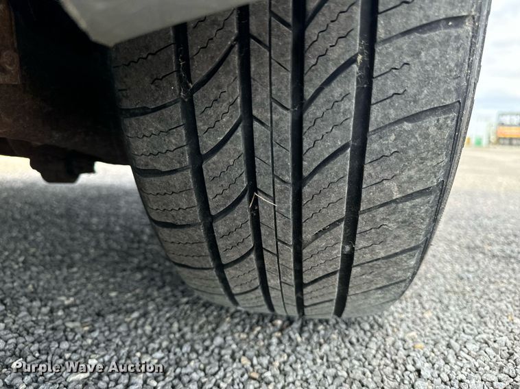 image for item EG6809 2009 Chrysler Town and country touring van