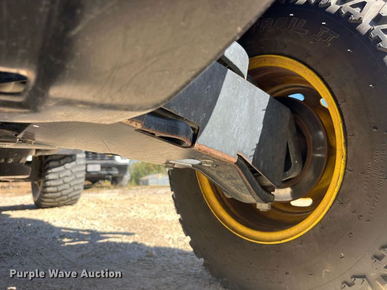 image for item EH2904 2016 John Deere Gator 825i utility vehicle