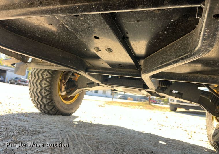 image for item EH2904 2016 John Deere Gator 825i utility vehicle