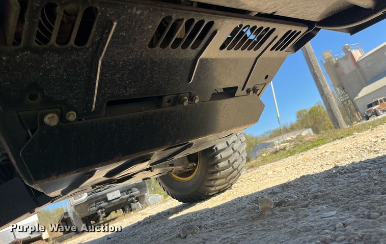 image for item EH2904 2016 John Deere Gator 825i utility vehicle