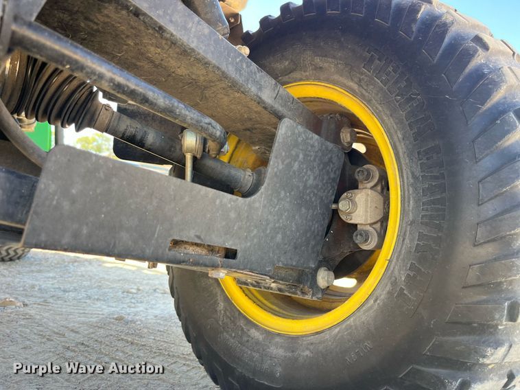 image for item EH2904 2016 John Deere Gator 825i utility vehicle